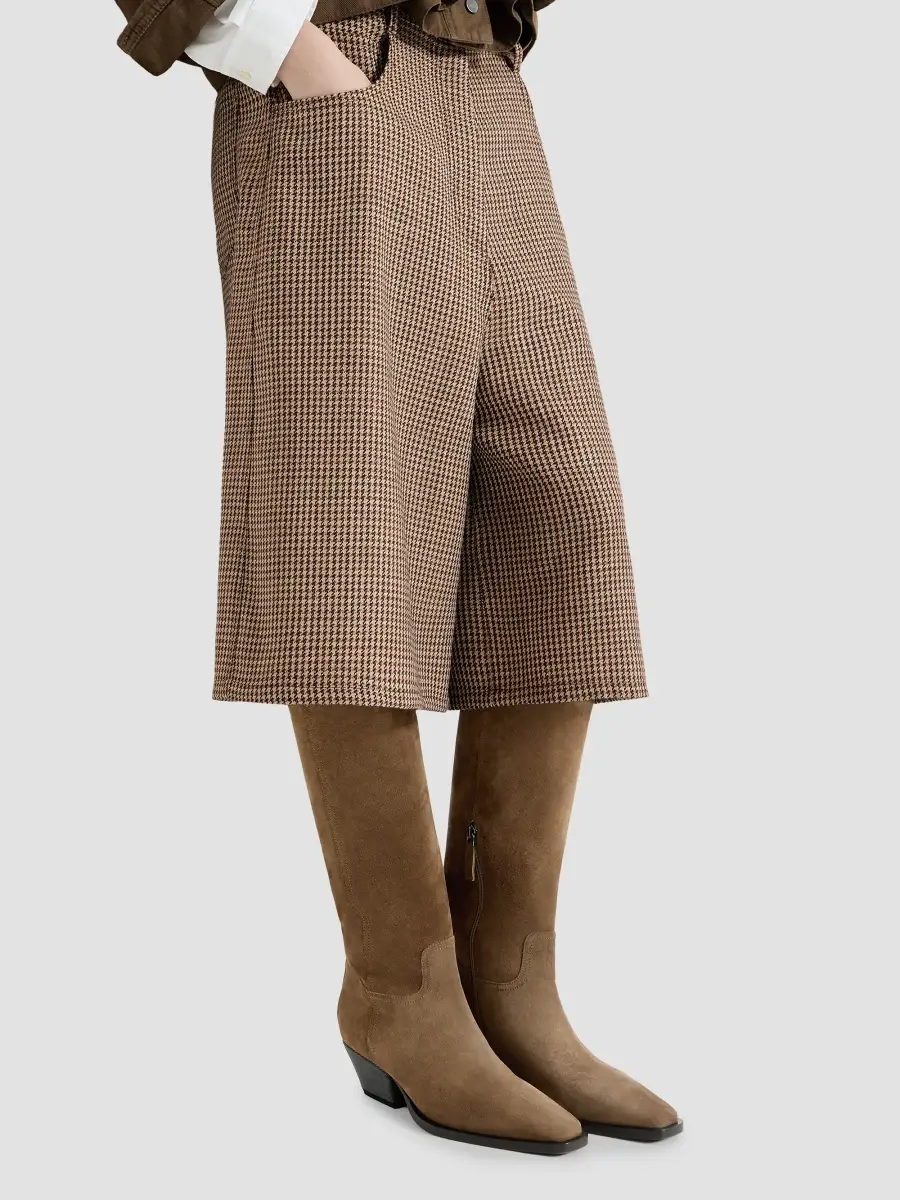Brunello Cucinelli Women's Sparkling Virgin Wool Houndstooth Long Bermuda Shorts | Thumbnail 4