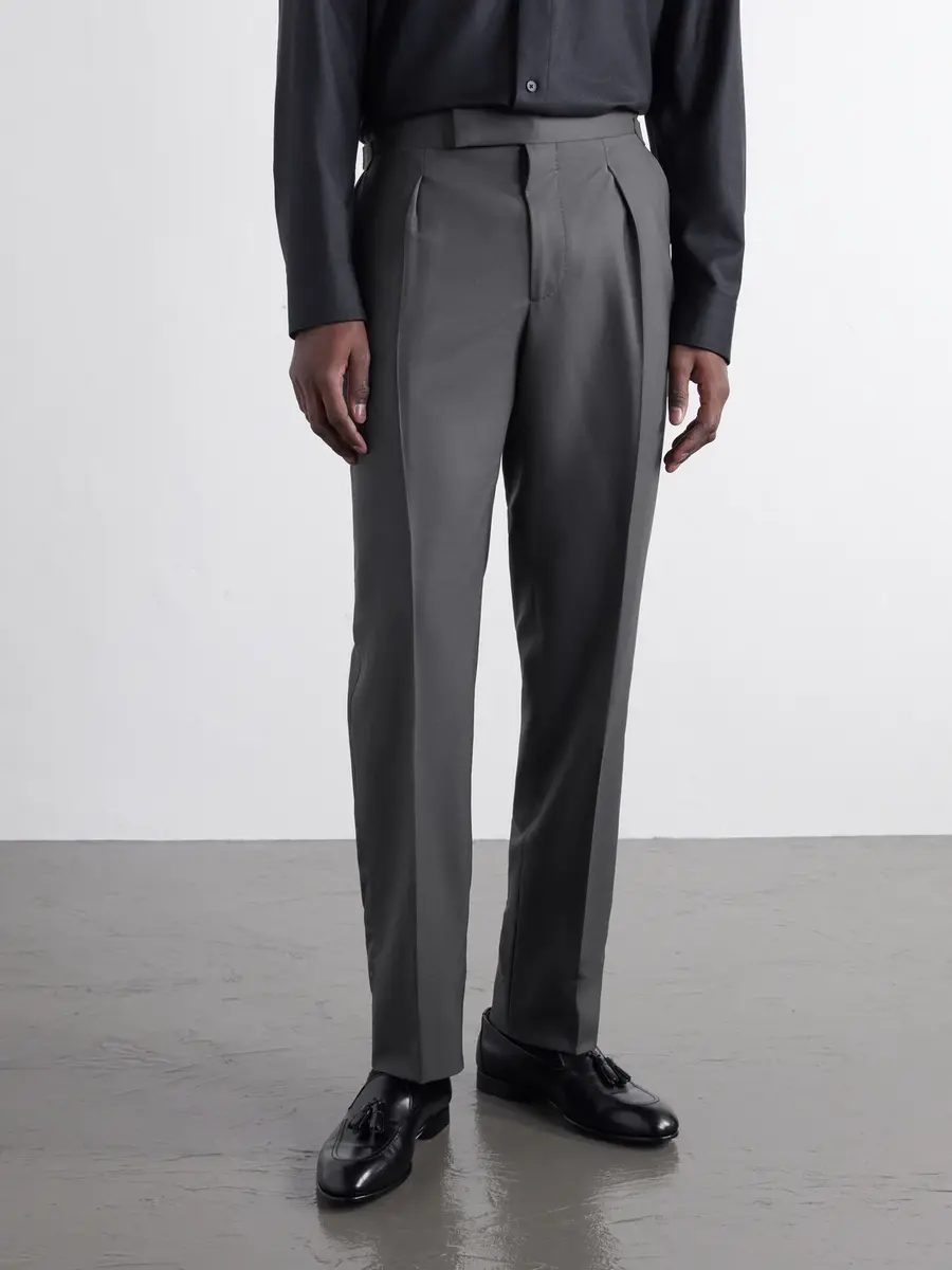 Thom Sweeney Tapered Pleated Wool-Twill Suit Trousers - Men | Thumbnail 3