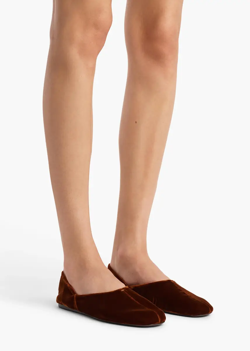 Khaite Jane Flat In Rust Velvet | Thumbnail 4