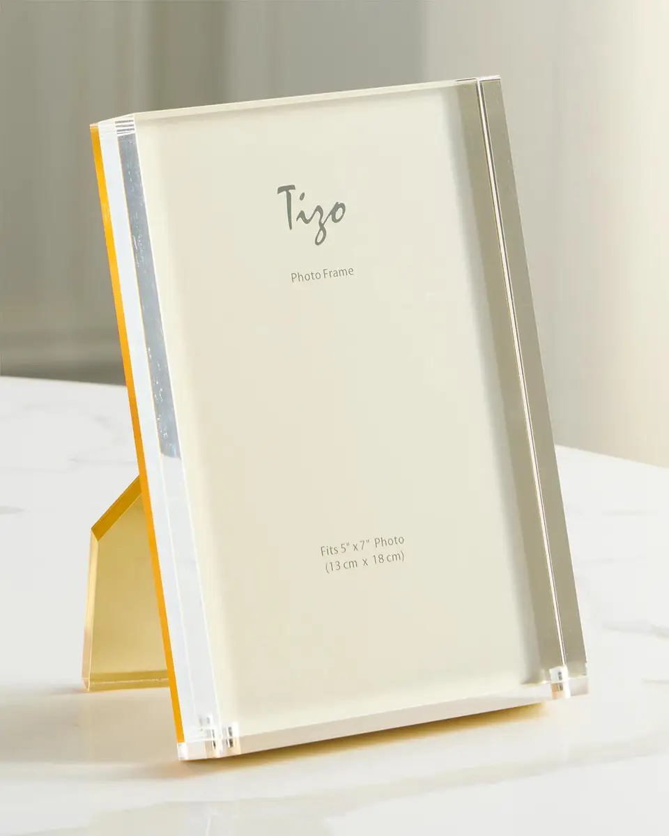Tizo Golden Acrylic Frame, 5" x 7"