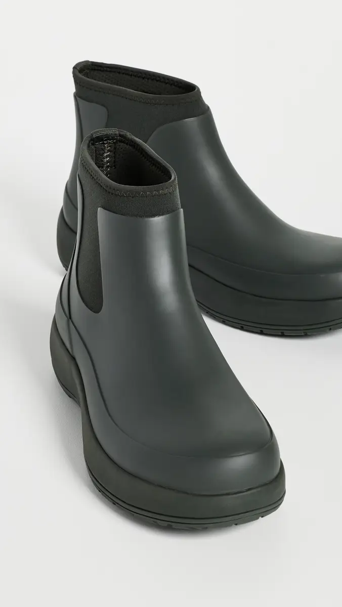 Rains The Dry Boots | Thumbnail 4