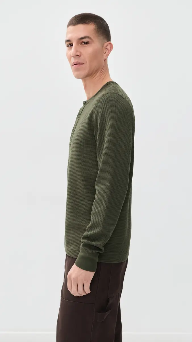 REIGNING CHAMP Lightweight Waffle Standard Henley | Thumbnail 4 REIGNING CHAMP Lightweight Waffle Standard Henley | Thumbnail 4