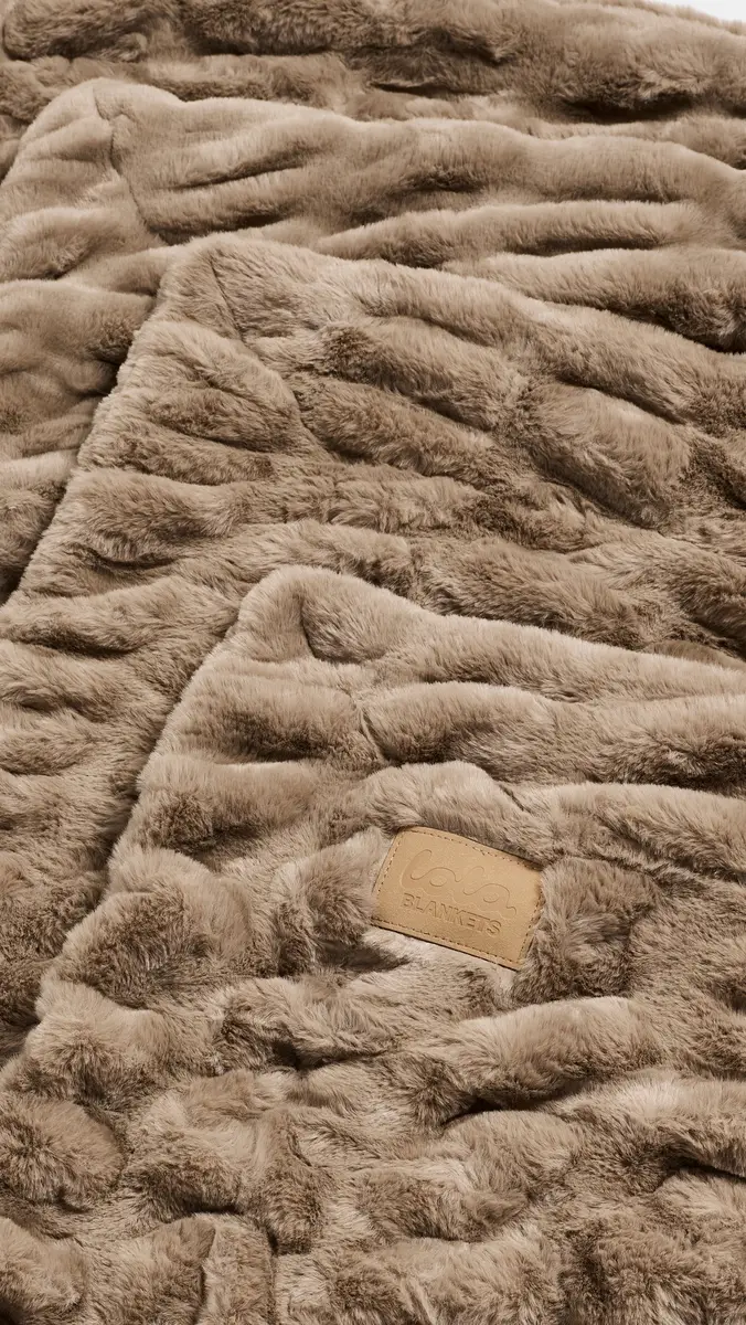 Lola Blankets The Lola Original Blanket | Thumbnail 3 Lola Blankets The Lola Original Blanket | Thumbnail 3