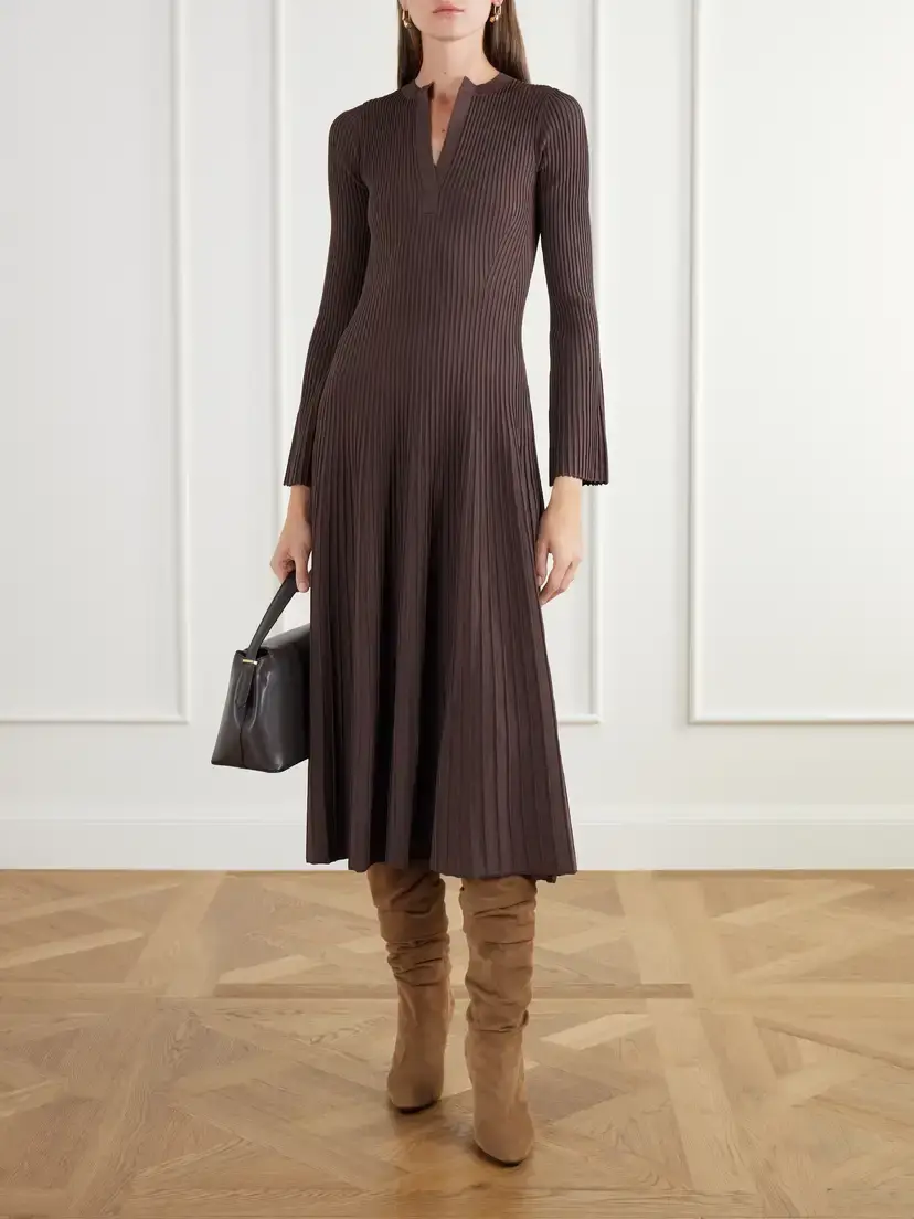 Manolo Blahnik Calassohi 90 Suede Knee Boots | Thumbnail 4