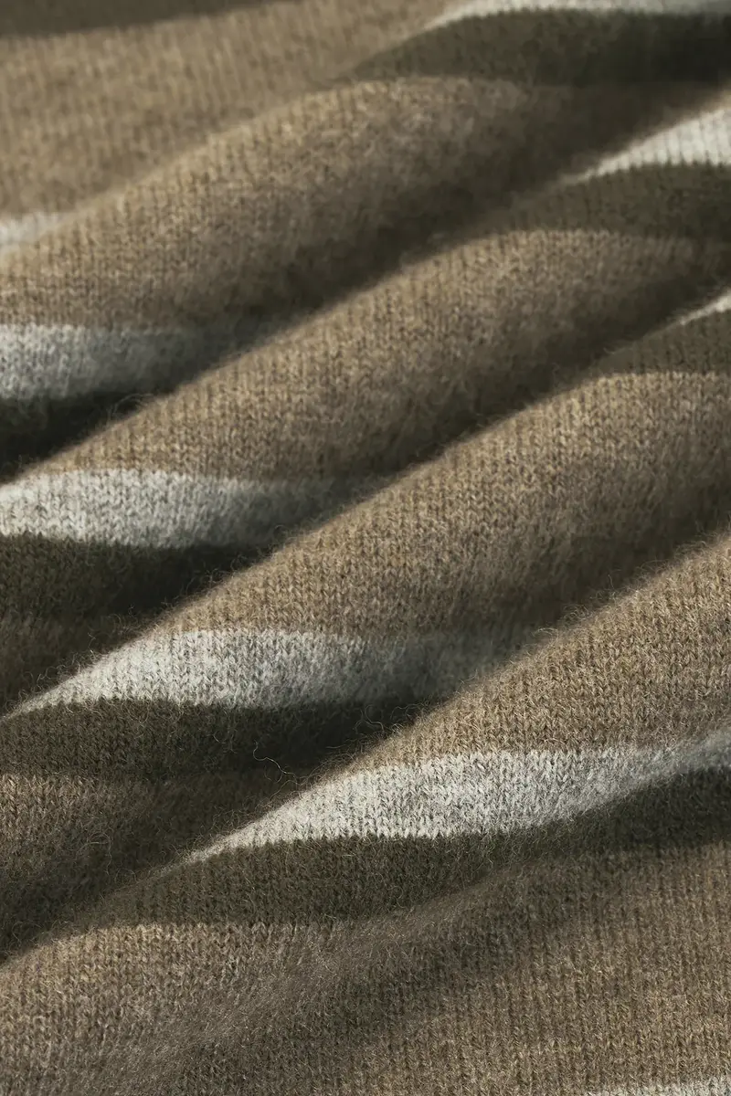 EAVES Naima V Neck Sweater | Thumbnail 5 EAVES Naima V Neck Sweater | Thumbnail 5