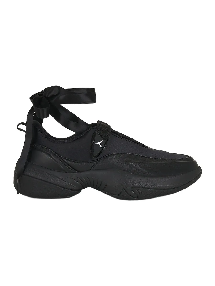 Pointe Sneaker Pointe Sneaker