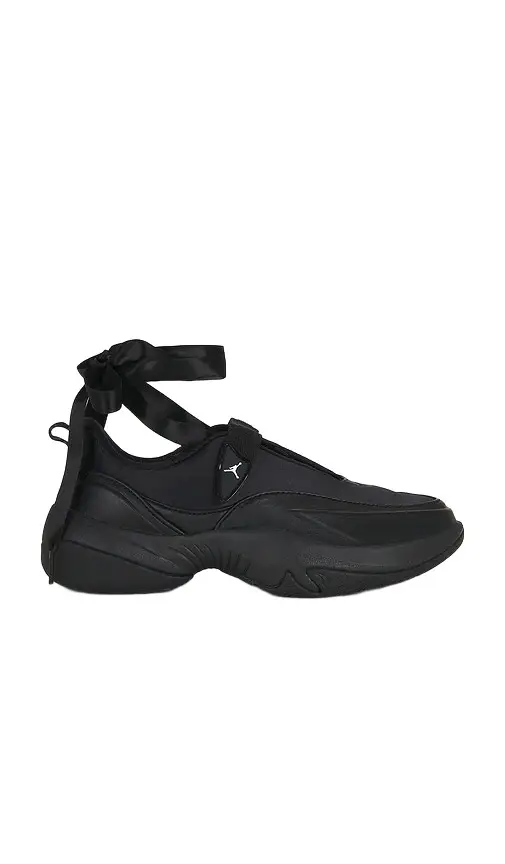 Pointe Sneaker Pointe Sneaker