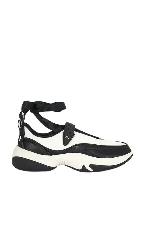 Pointe Sneaker Pointe Sneaker