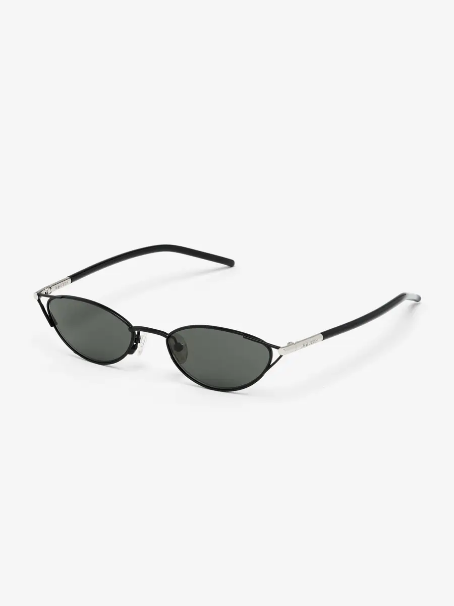 Alexander McQueen T-Bar Sleek Cat-eye Sunglasses | Thumbnail 2 Alexander McQueen T-Bar Sleek Cat-eye Sunglasses | Thumbnail 2