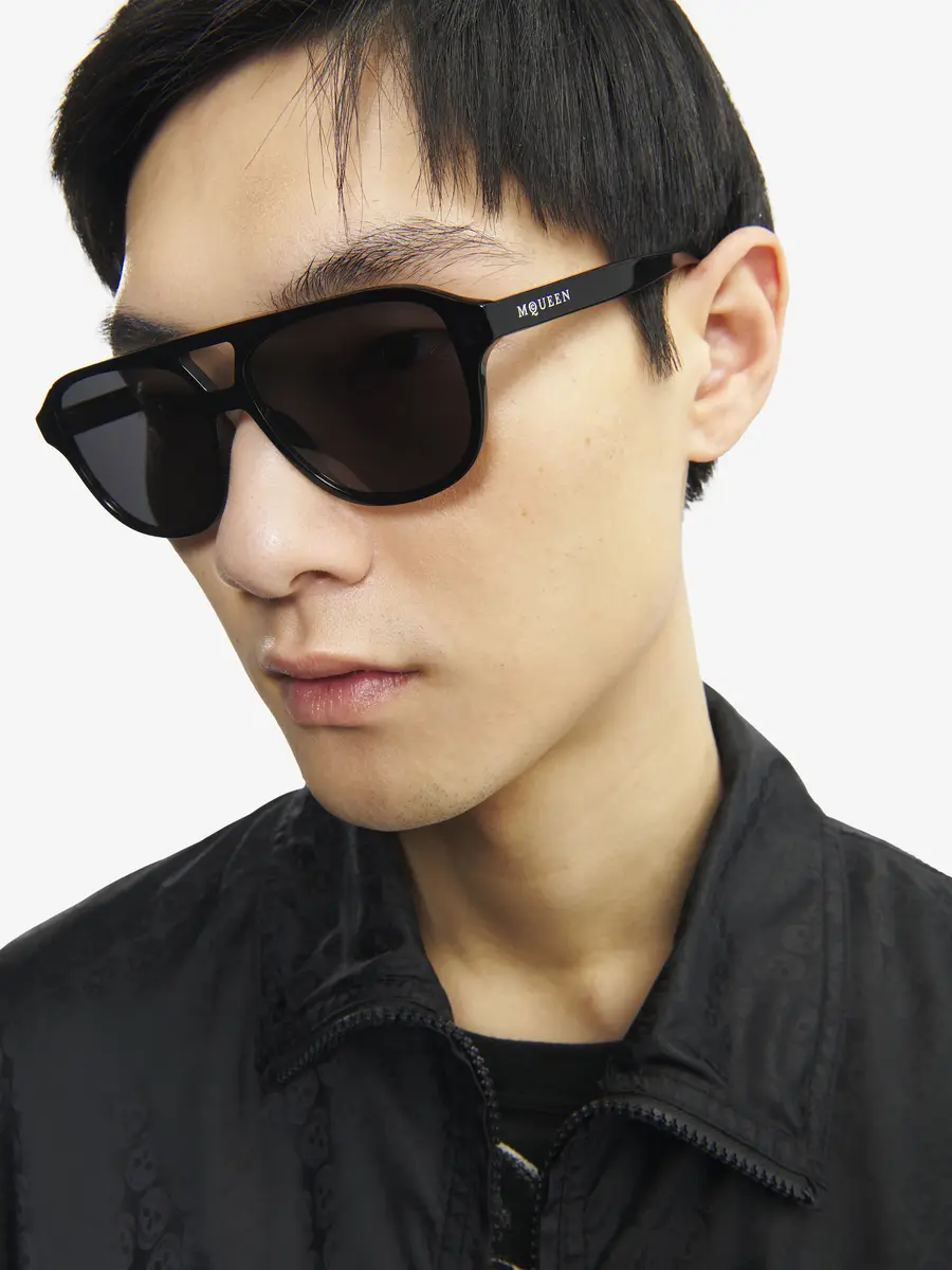 Alexander McQueen Signature Essentials Sunglasses | Thumbnail 2 Alexander McQueen Signature Essentials Sunglasses | Thumbnail 2