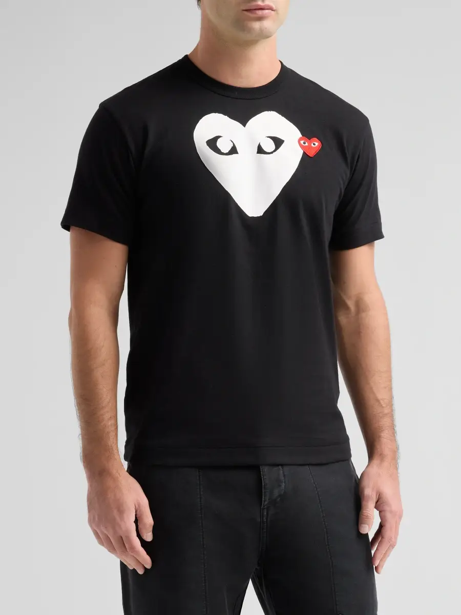 Comme des Garçons PLAY Men Logo Cotton Crewneck T-Shirt | Thumbnail 4 Comme des Garçons PLAY Men Logo Cotton Crewneck T-Shirt | Thumbnail 4
