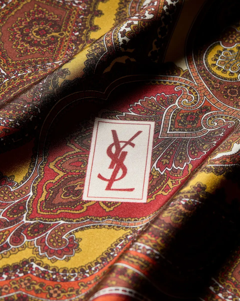 Yves Saint Laurent square scarf in paisley silk twill | Thumbnail 2