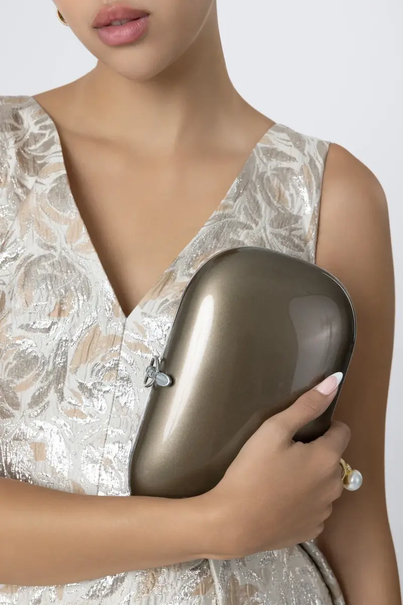 JEFFREY LEVINSON Elina Plus Clutch - Shimmering Quartz | Thumbnail 3 JEFFREY LEVINSON Elina Plus Clutch - Shimmering Quartz | Thumbnail 3