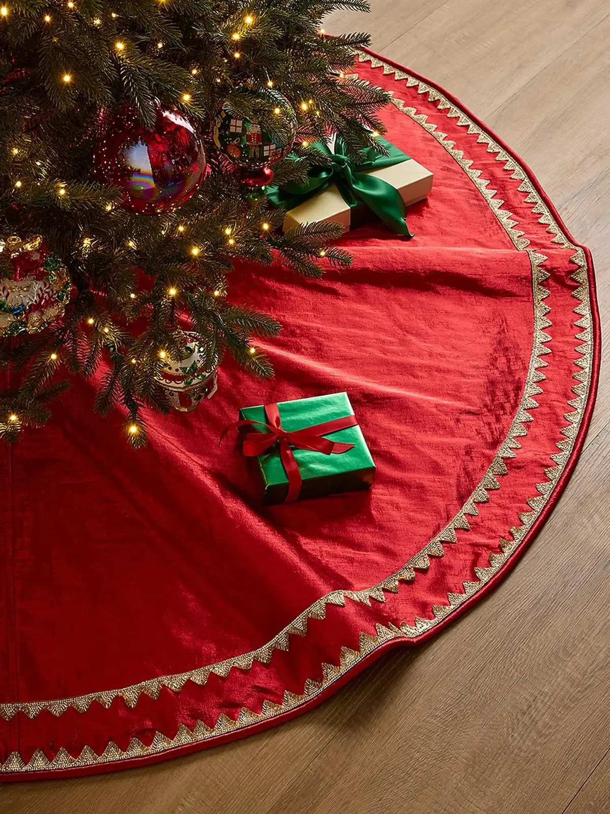 D. Stevens Metallic Dupion Tree Skirt