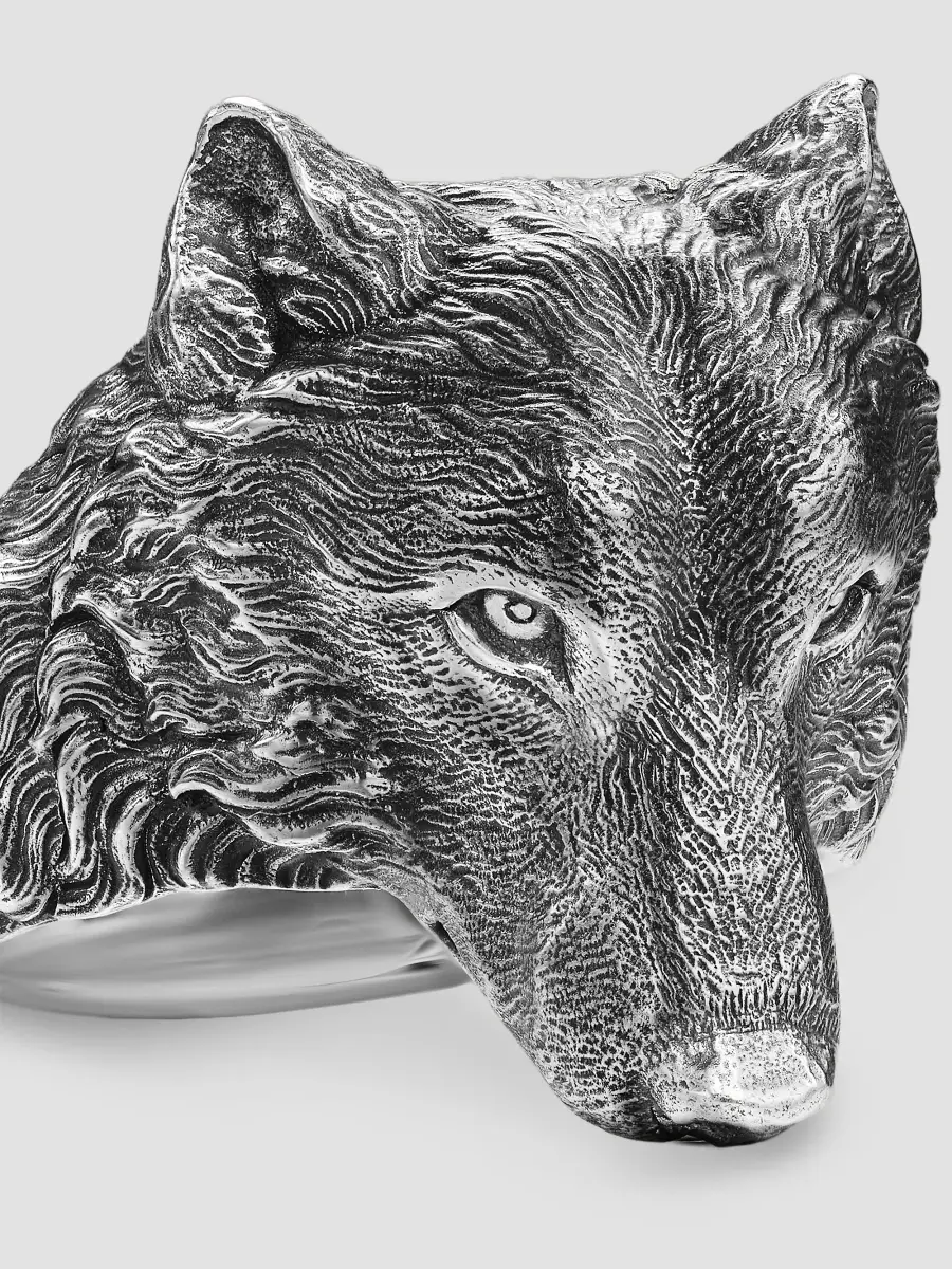 David Yurman Men's Petrvs Wolf Signet Ring in Sterling Silver, 25MM | Thumbnail 4 David Yurman Men's Petrvs Wolf Signet Ring in Sterling Silver, 25MM | Thumbnail 4