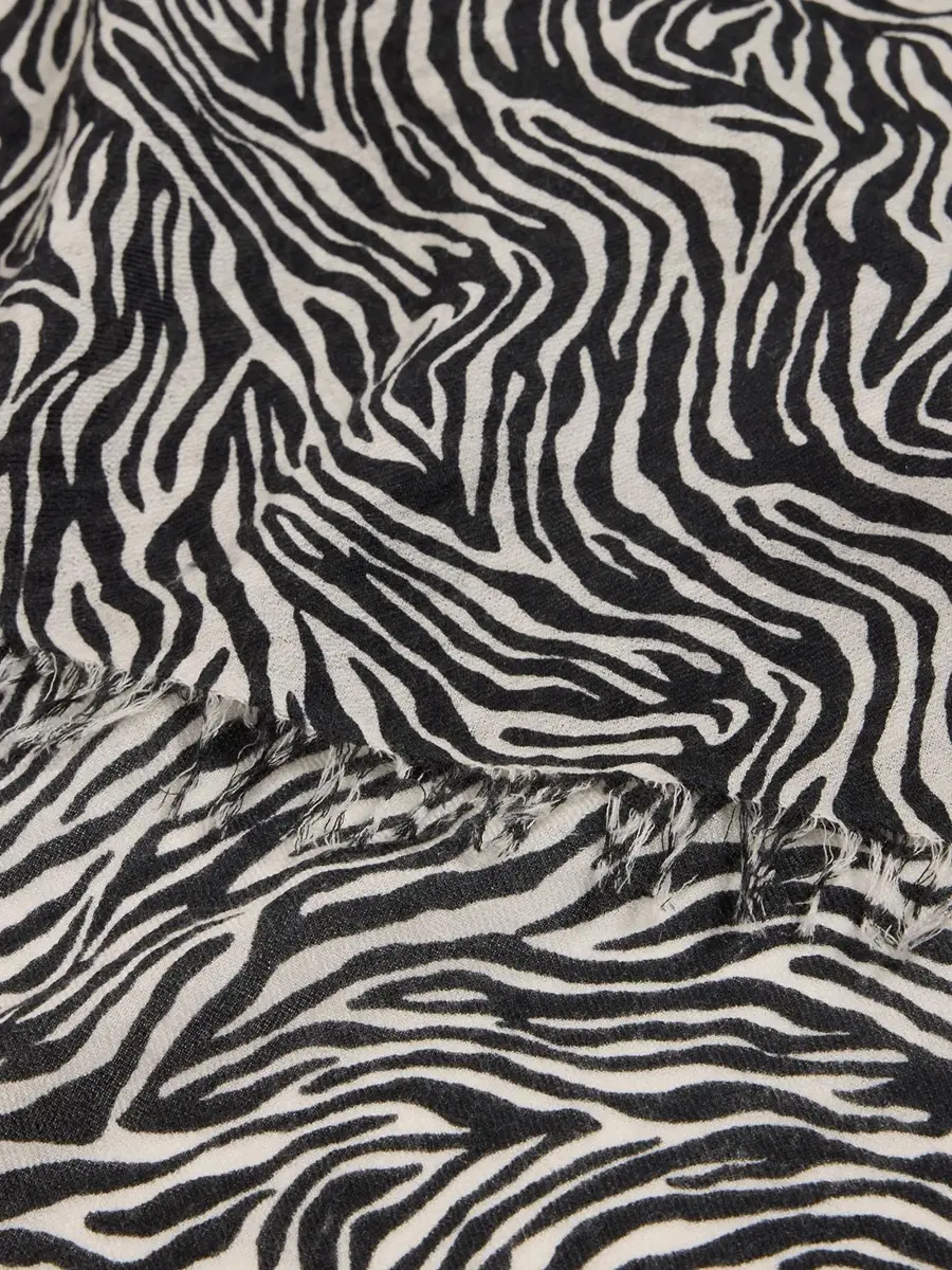 Isabel Marant Women's Alecia Wool Square Scarf | Thumbnail 4