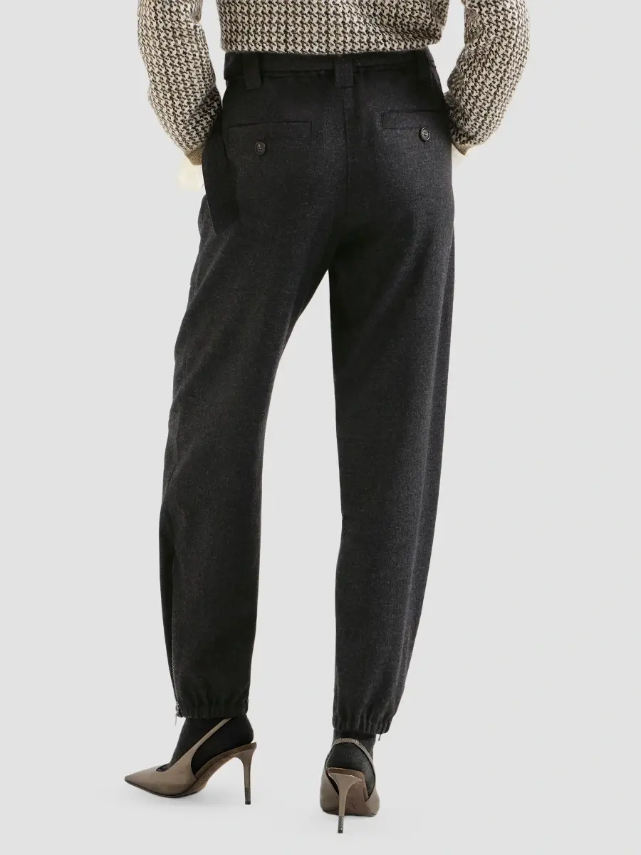 Brunello Cucinelli Women's Virgin Wool and Cashmere Twill Flannel Loose Cargo Trousers | Thumbnail 4