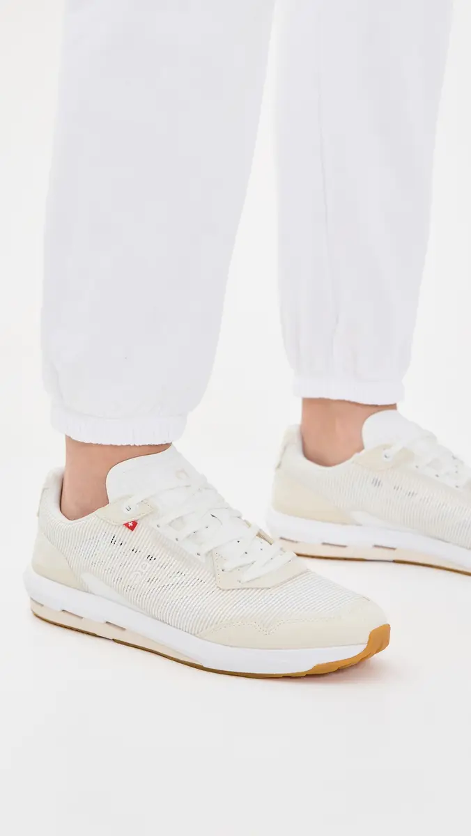 ON Cloud Muse Sneakers | Thumbnail 3