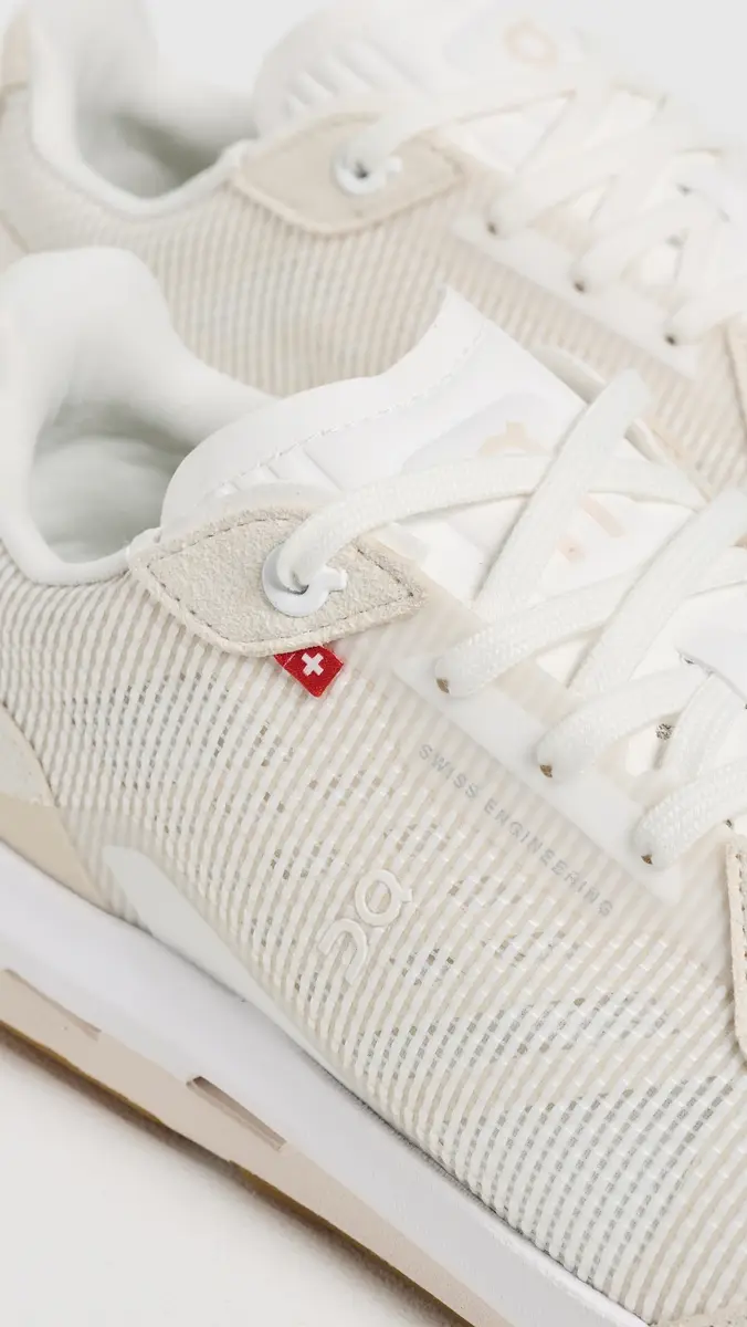 ON Cloud Muse Sneakers | Thumbnail 6