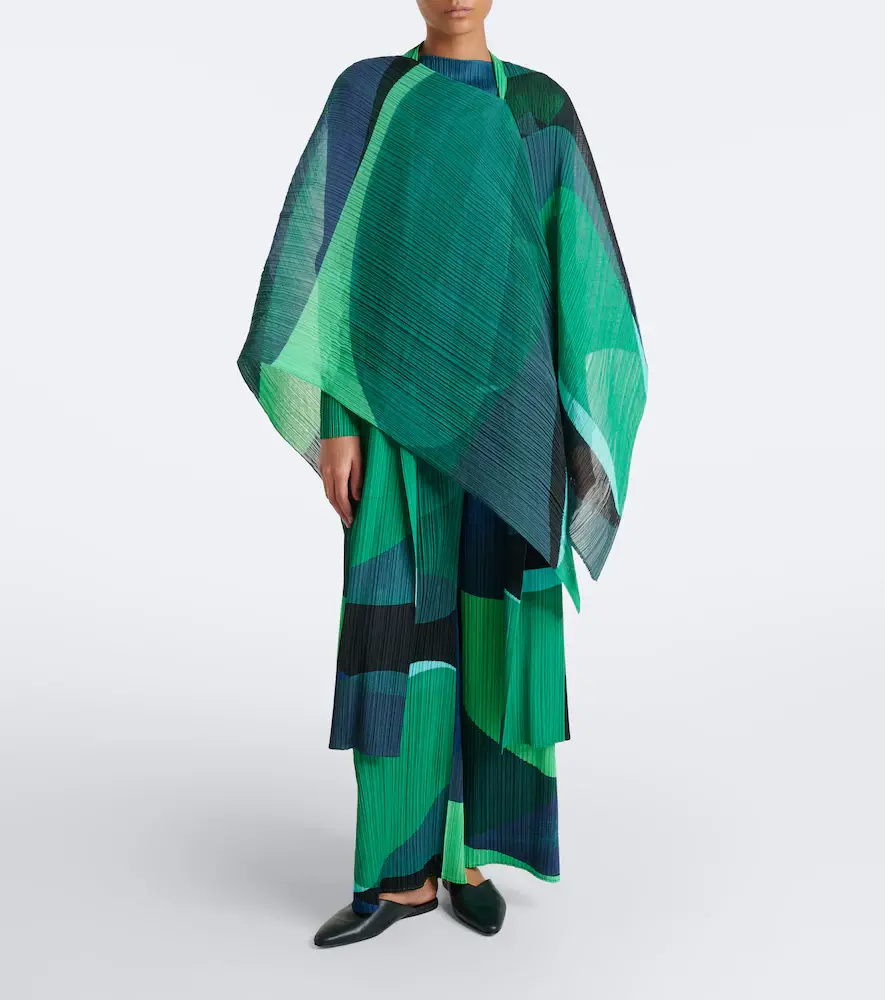 Pleats Please Issey Miyake Orbit pleated shawl | Thumbnail 2 Pleats Please Issey Miyake Orbit pleated shawl | Thumbnail 2