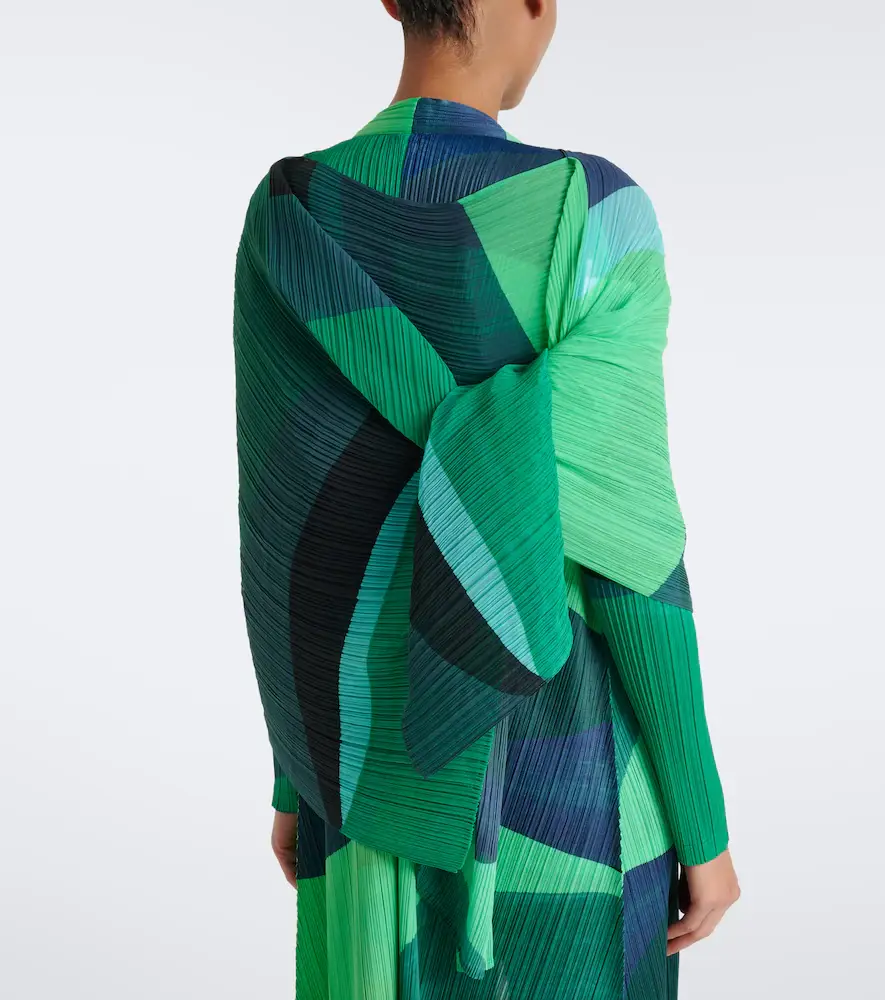 Pleats Please Issey Miyake Orbit pleated shawl | Thumbnail 3 Pleats Please Issey Miyake Orbit pleated shawl | Thumbnail 3