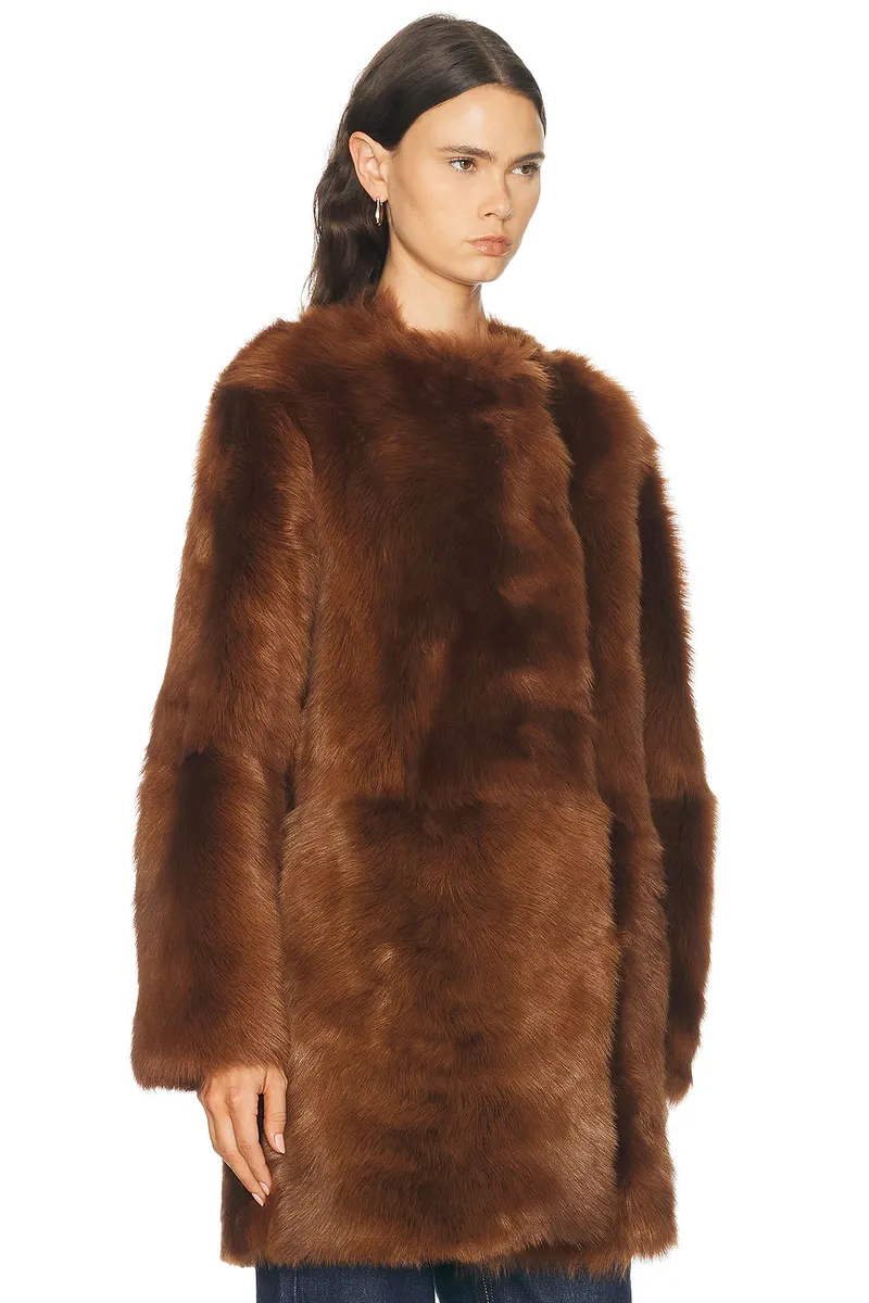 TOTEME Short Silky Shearling Coat | Thumbnail 3 TOTEME Short Silky Shearling Coat | Thumbnail 3