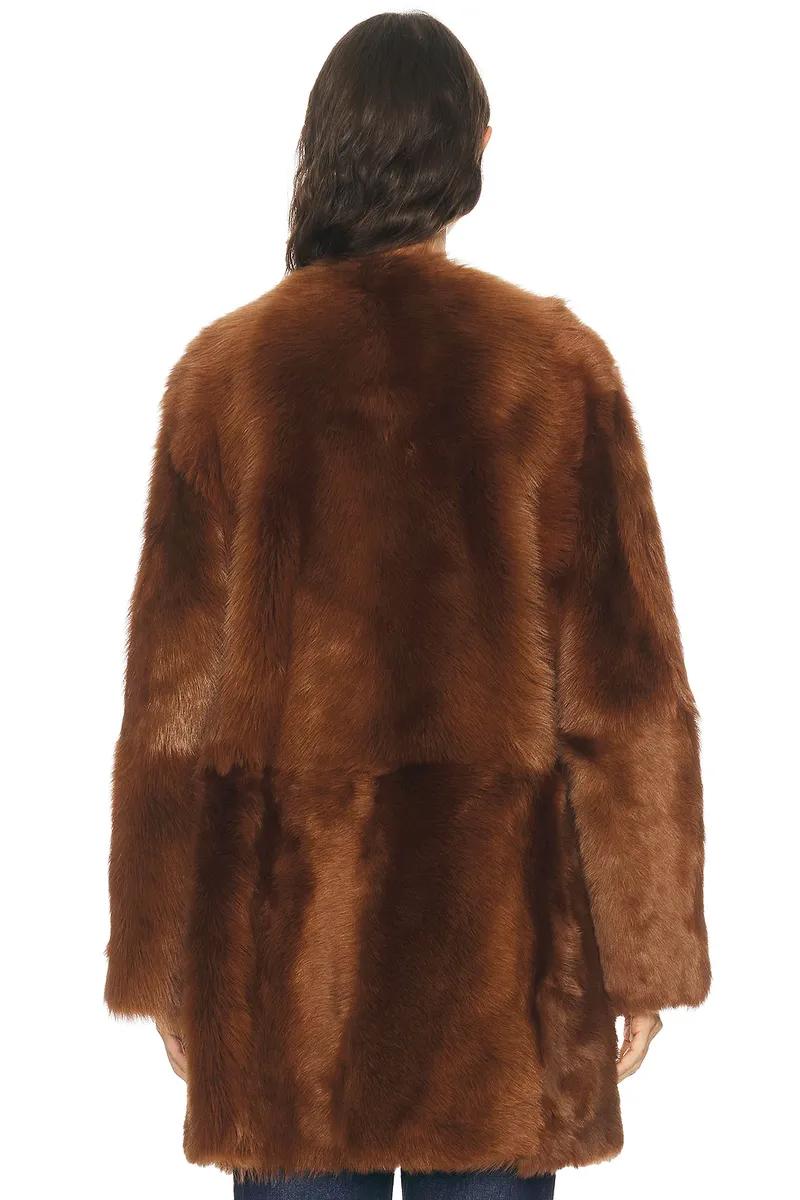 TOTEME Short Silky Shearling Coat | Thumbnail 4 TOTEME Short Silky Shearling Coat | Thumbnail 4