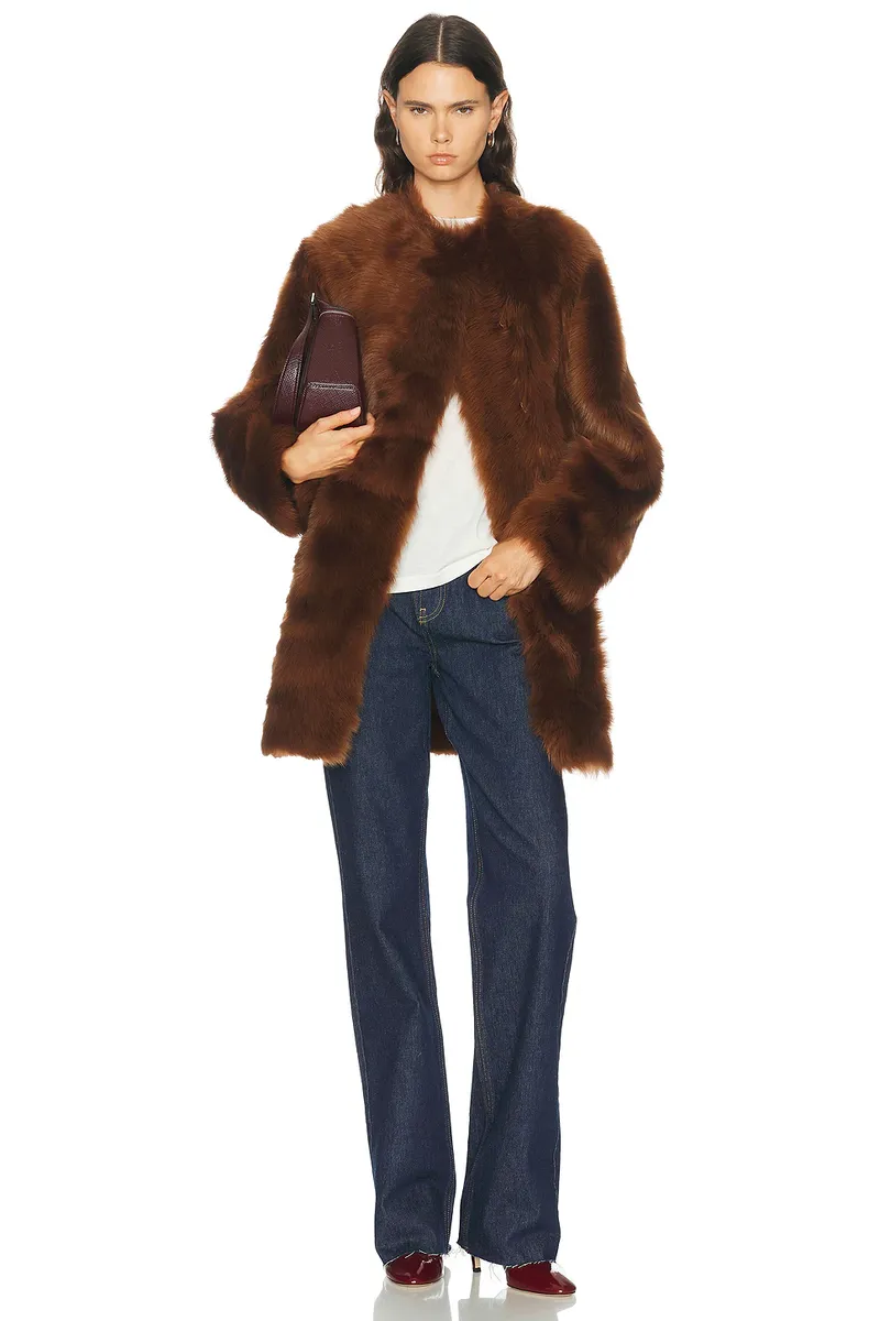 TOTEME Short Silky Shearling Coat | Thumbnail 5 TOTEME Short Silky Shearling Coat | Thumbnail 5