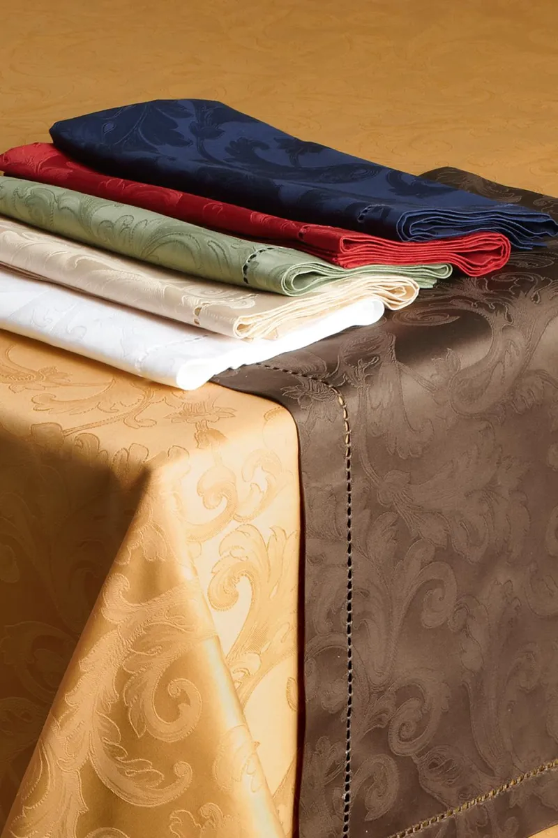 Sferra Acanthus Jacquard Round Tablecloth | Thumbnail 5