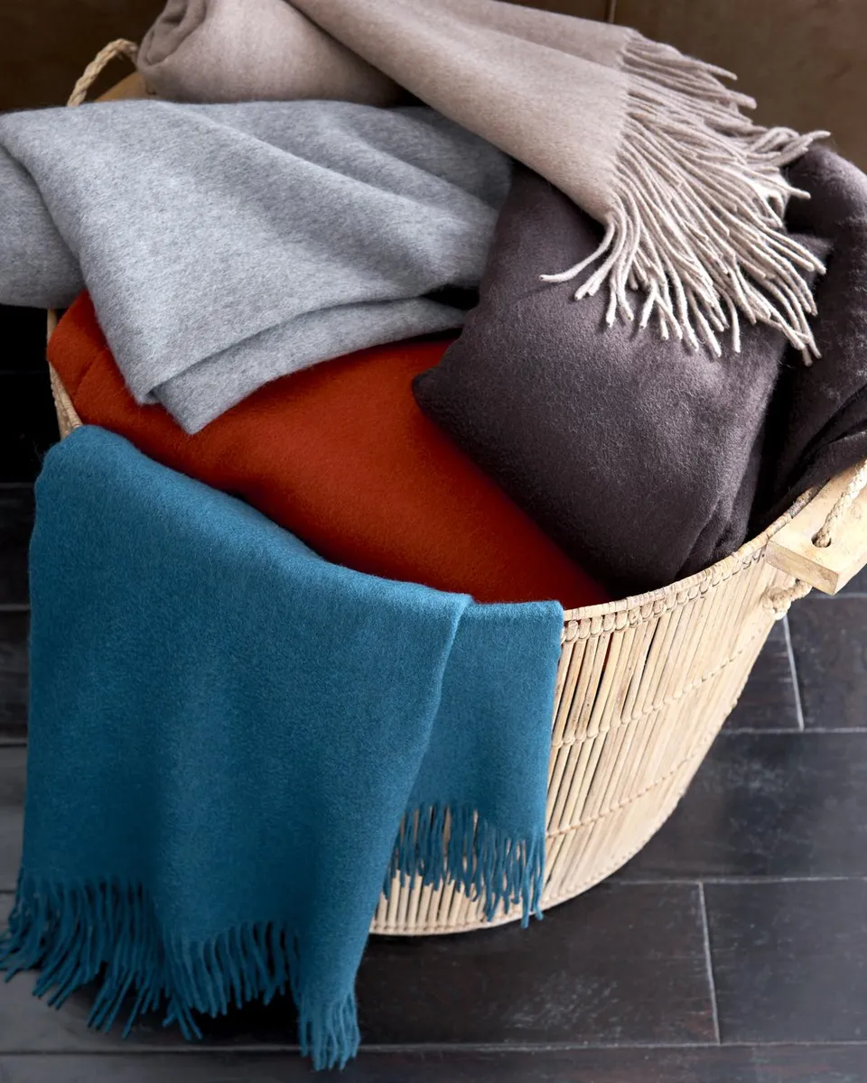 Sofia Cashmere Fringed Cashmere Throw | Thumbnail 3 Sofia Cashmere Fringed Cashmere Throw | Thumbnail 3