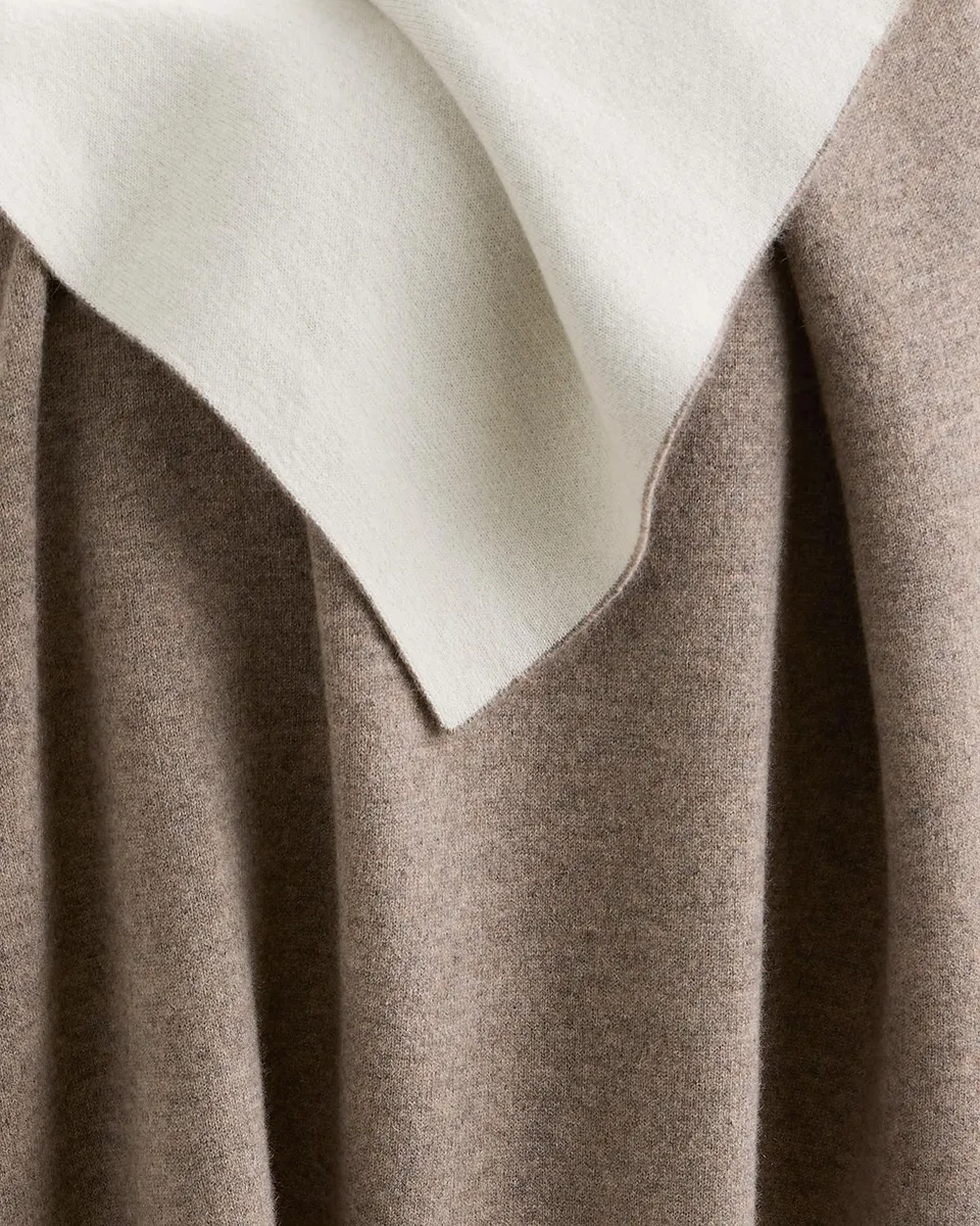 Sofia Cashmere Double-Face Cashmere Throw | Thumbnail 4 Sofia Cashmere Double-Face Cashmere Throw | Thumbnail 4