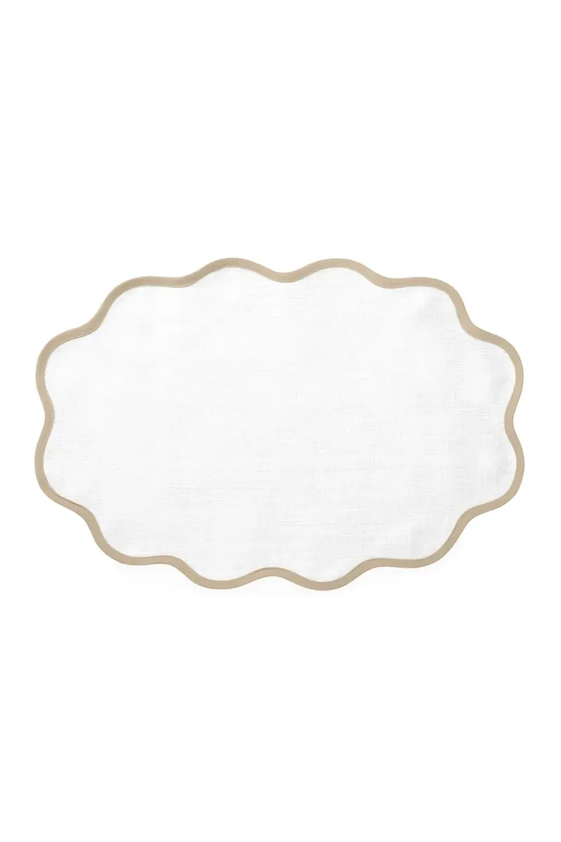 Matouk Casual Couture Scallop Placemats | Thumbnail 2