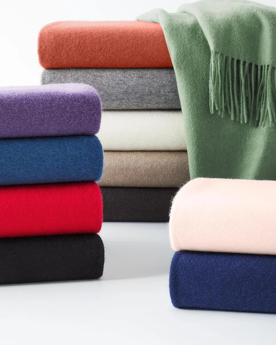 Sofia Cashmere Fringed Cashmere Throw | Thumbnail 3