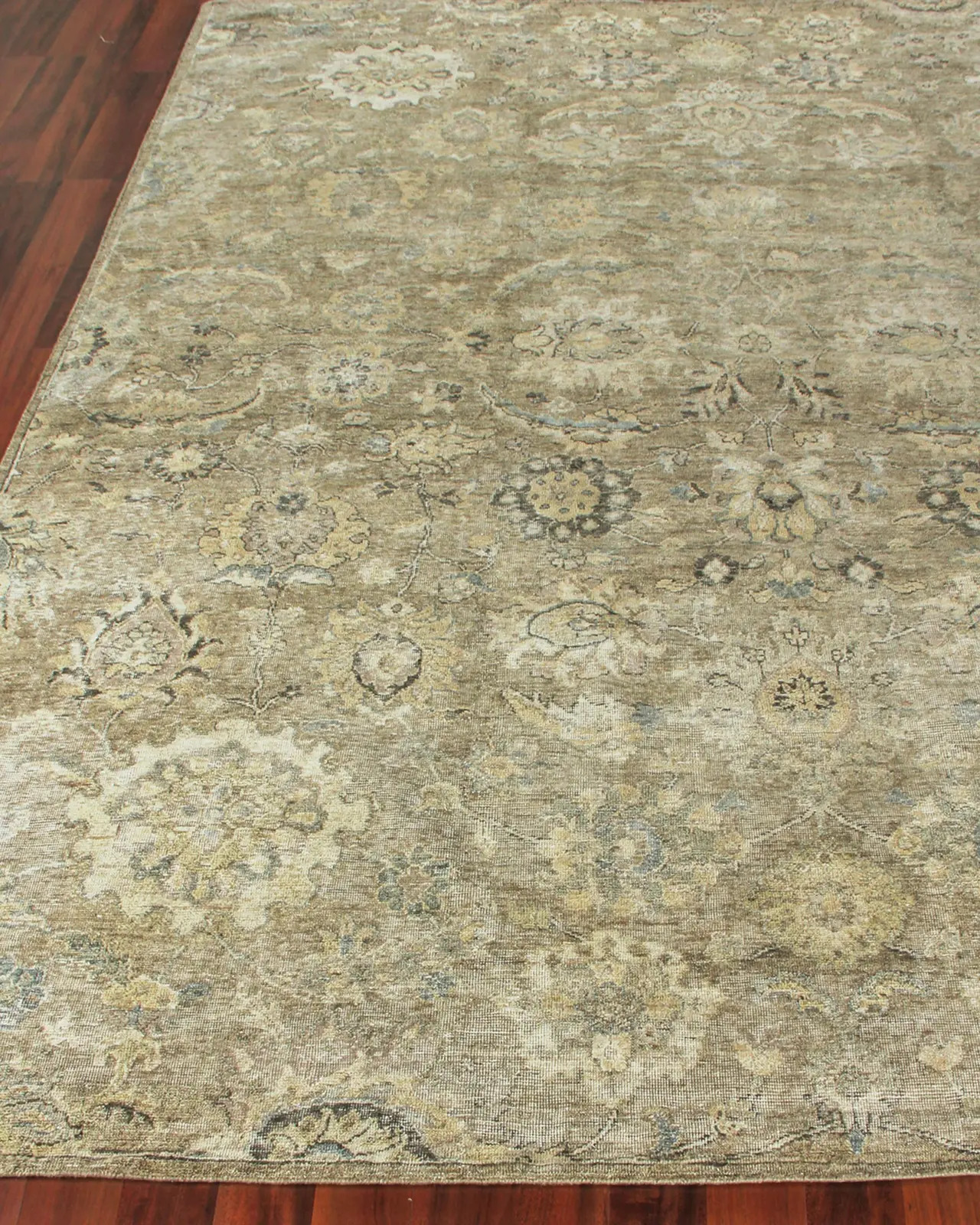 Exquisite Rugs Portsmouth Hand-Knotted Rug
