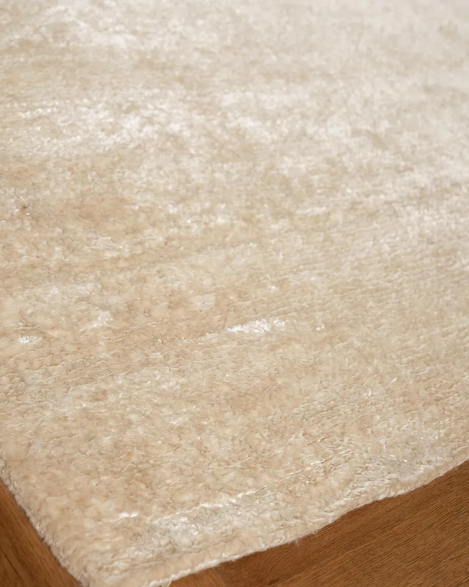 Exquisite Rugs Lucia Hand-Knotted Rug | Thumbnail 3