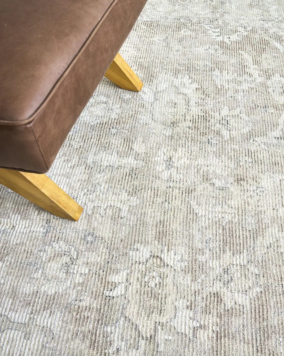 Exquisite Rugs Pierre Hand-Loomed Rug | Thumbnail 5