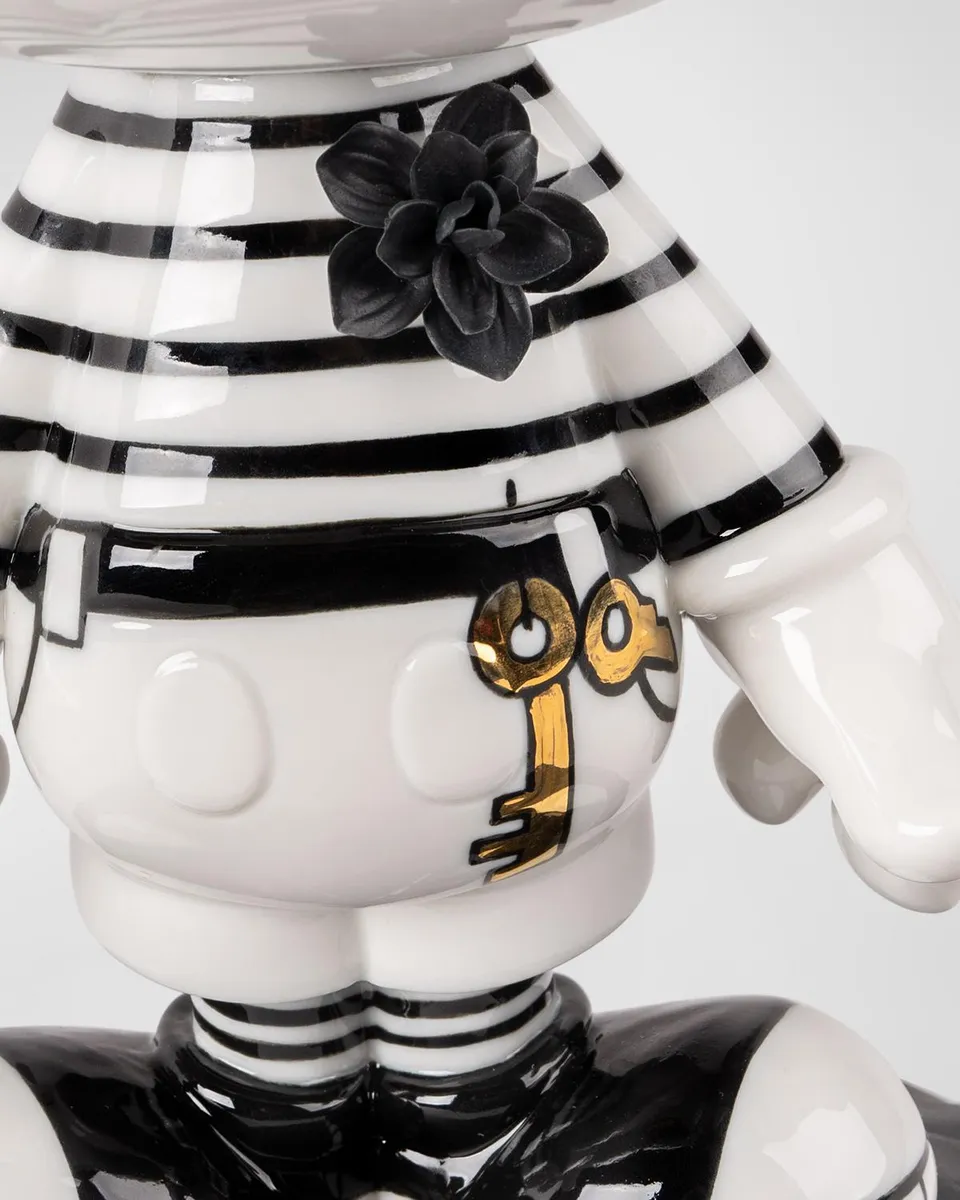 Lladro Mickey Sculpture | Thumbnail 3