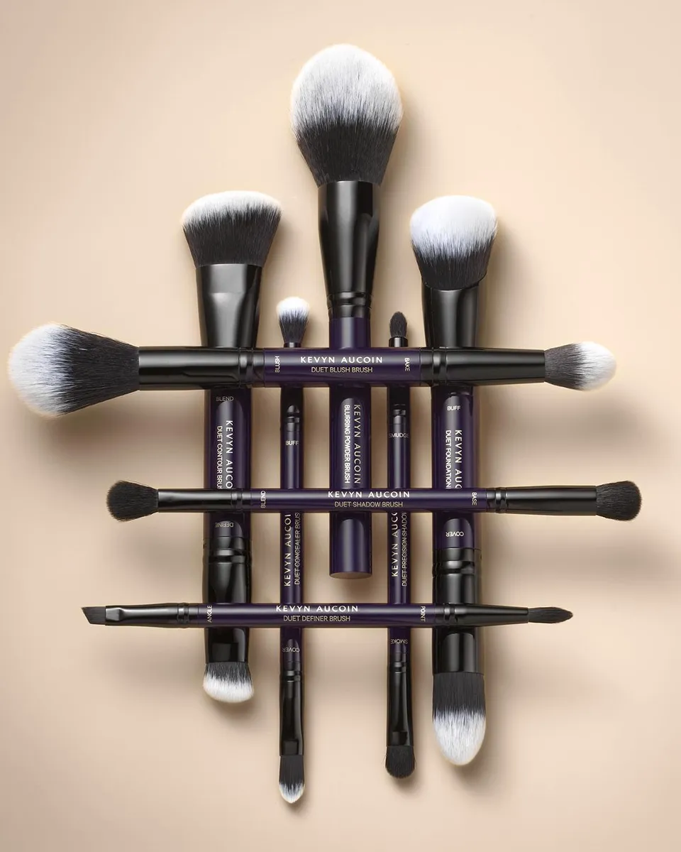 KEVYN AUCOIN Duet Precision Shadow Brush | Thumbnail 3 KEVYN AUCOIN Duet Precision Shadow Brush | Thumbnail 3