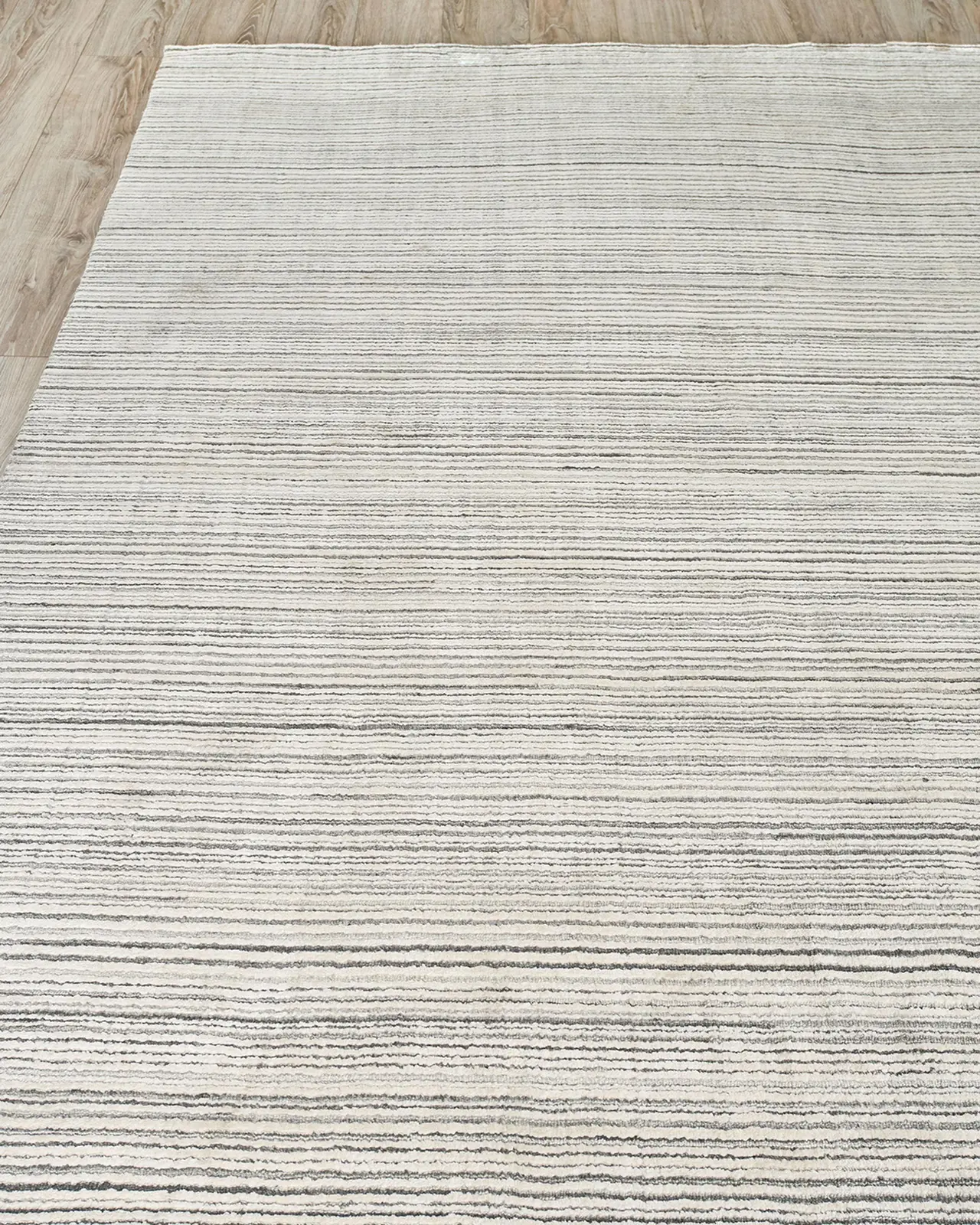 Exquisite Rugs Crockett Hand-Loomed Rug