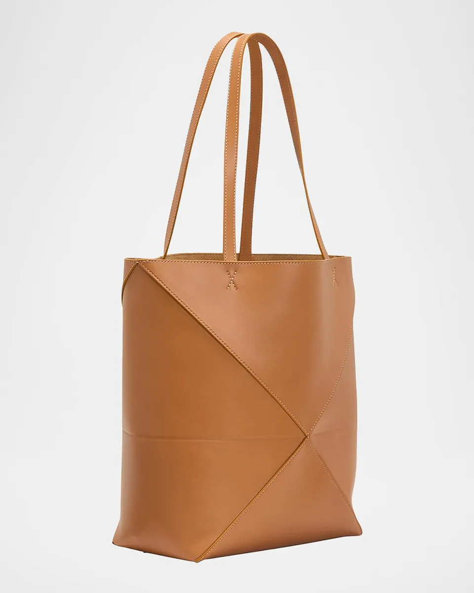 Loewe Puzzle Fold Medium Tote Bag in Shiny Leather | Thumbnail 6 Loewe Puzzle Fold Medium Tote Bag in Shiny Leather | Thumbnail 6