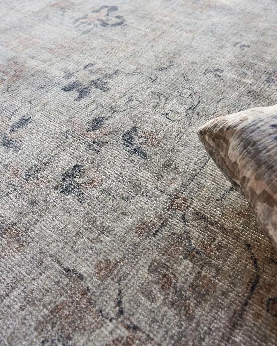 Exquisite Rugs Cambridge Hand-Loomed Silver & Blue Rug | Thumbnail 6