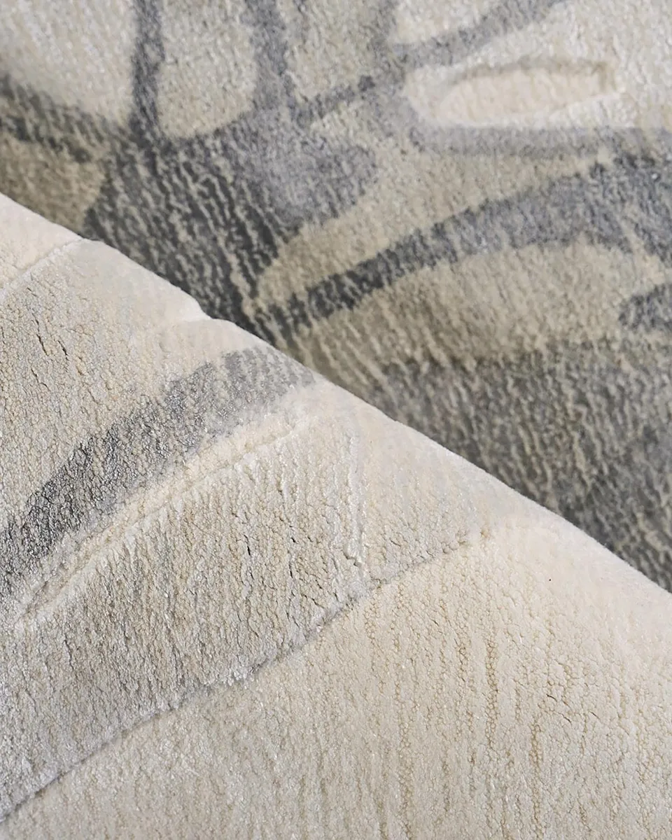 Exquisite Rugs Gianni Hand-Loomed Silver Rug | Thumbnail 4