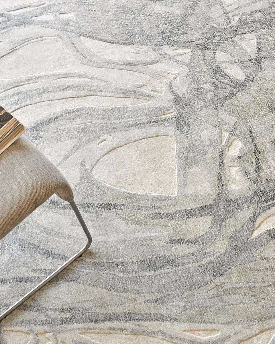 Exquisite Rugs Gianni Hand-Loomed Silver Rug | Thumbnail 7