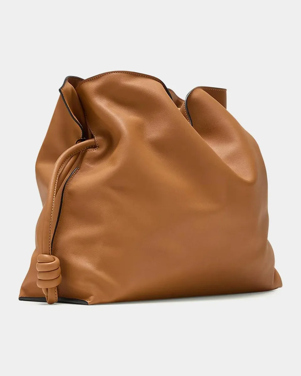 Loewe Flamenco Large Clutch Bag in Napa Leather with Golden Foil Anagram | Thumbnail 3 Loewe Flamenco Large Clutch Bag in Napa Leather with Golden Foil Anagram | Thumbnail 3