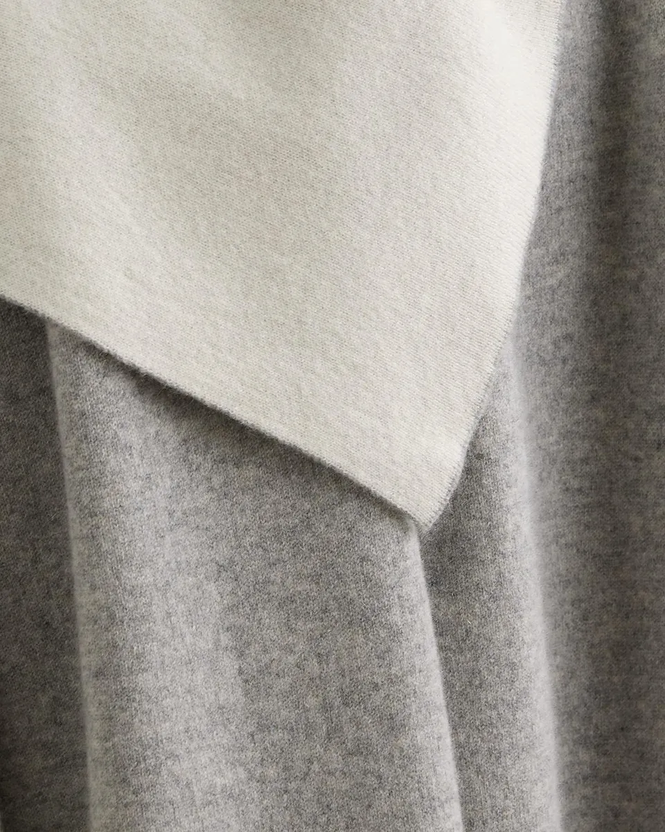 Sofia Cashmere Double-Face Cashmere Throw | Thumbnail 4 Sofia Cashmere Double-Face Cashmere Throw | Thumbnail 4