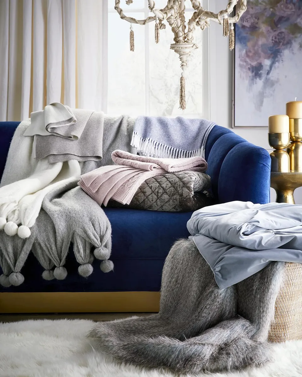 Sofia Cashmere Double-Face Cashmere Throw | Thumbnail 5 Sofia Cashmere Double-Face Cashmere Throw | Thumbnail 5