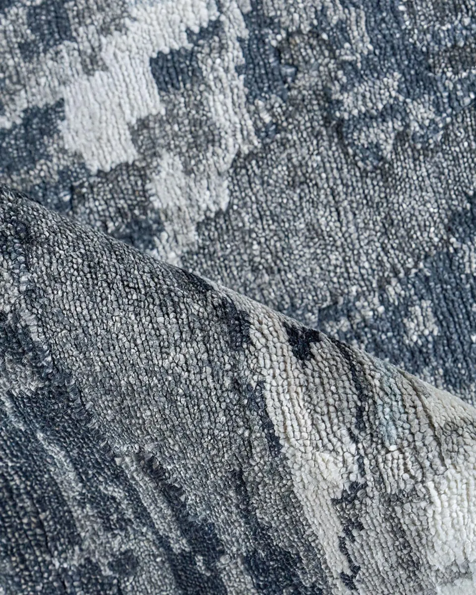 Exquisite Rugs Floor Art Hand-Knotted Dark Gray Rug | Thumbnail 4