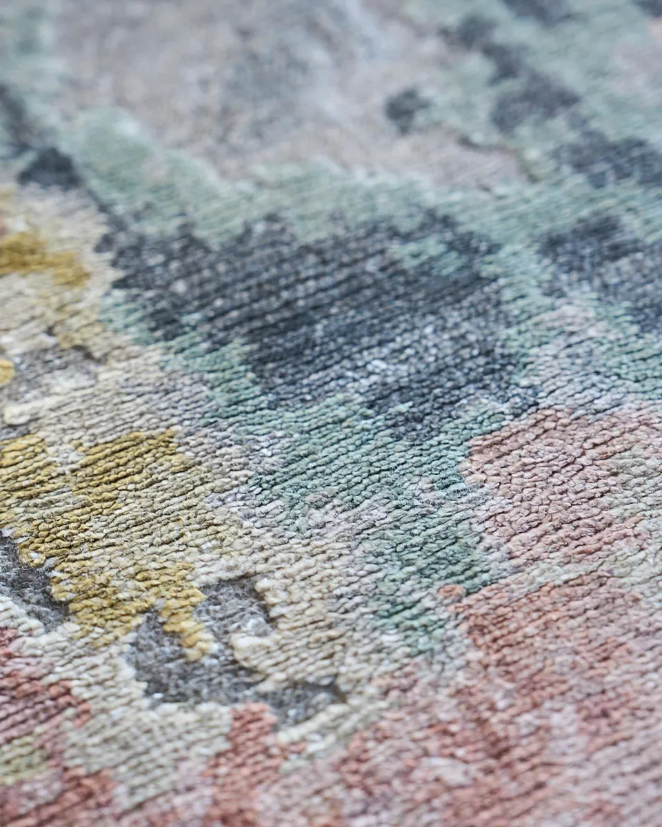 Exquisite Rugs Floor Art Hand-Knotted Silver & Blush Rug | Thumbnail 5