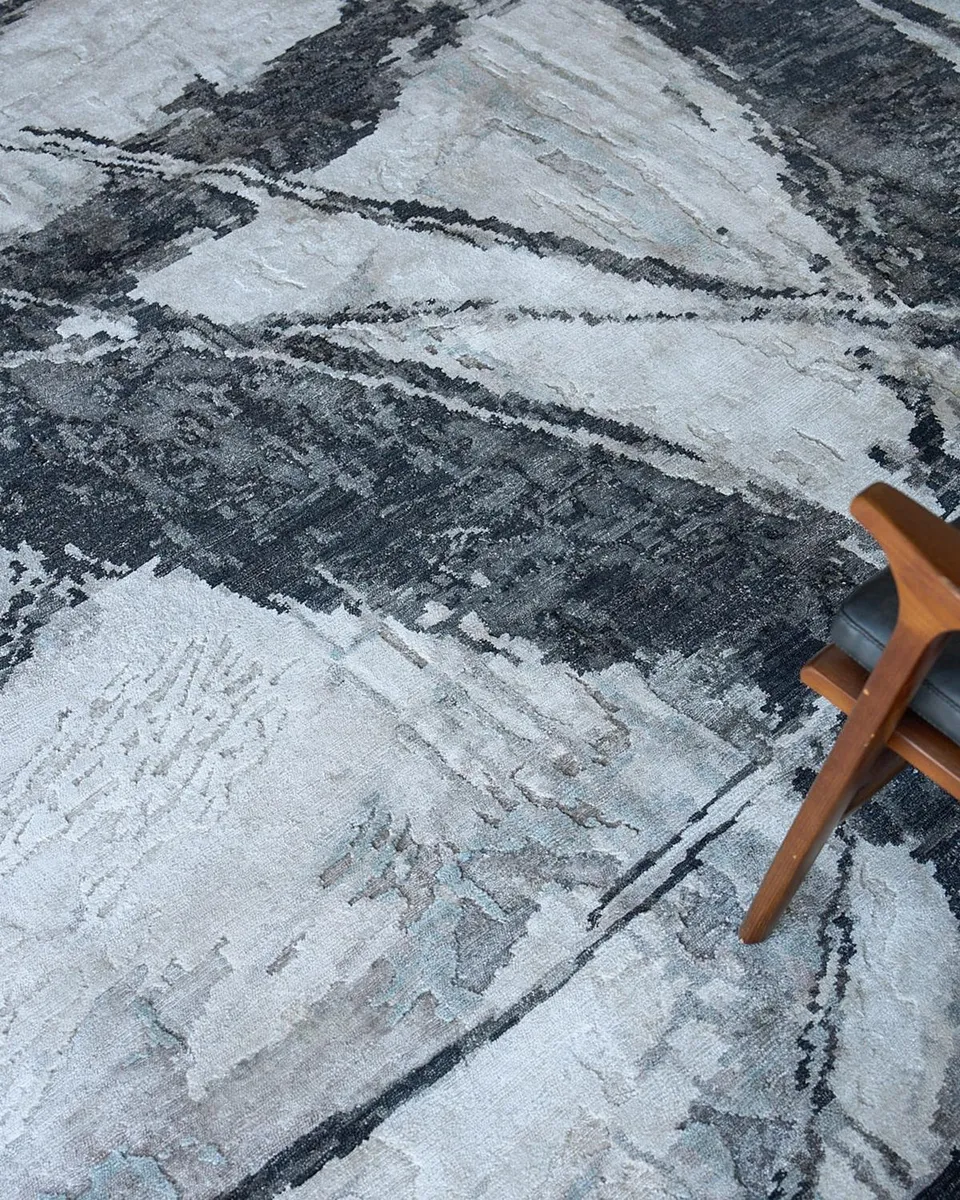 Exquisite Rugs Floor Art Hand-Knotted Dark Gray Rug | Thumbnail 6