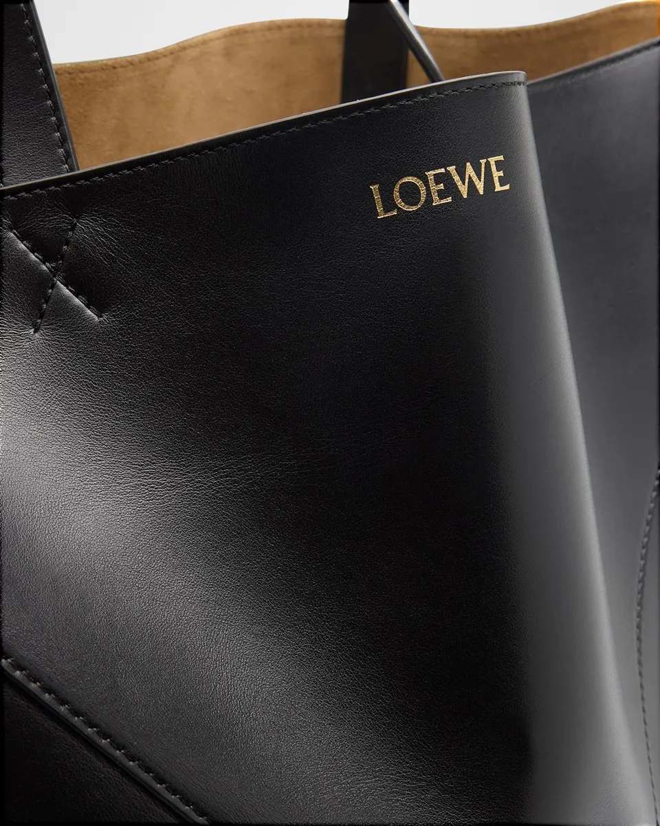 Loewe Puzzle Fold Large Tote Bag in Shiny Leather | Thumbnail 5 Loewe Puzzle Fold Large Tote Bag in Shiny Leather | Thumbnail 5